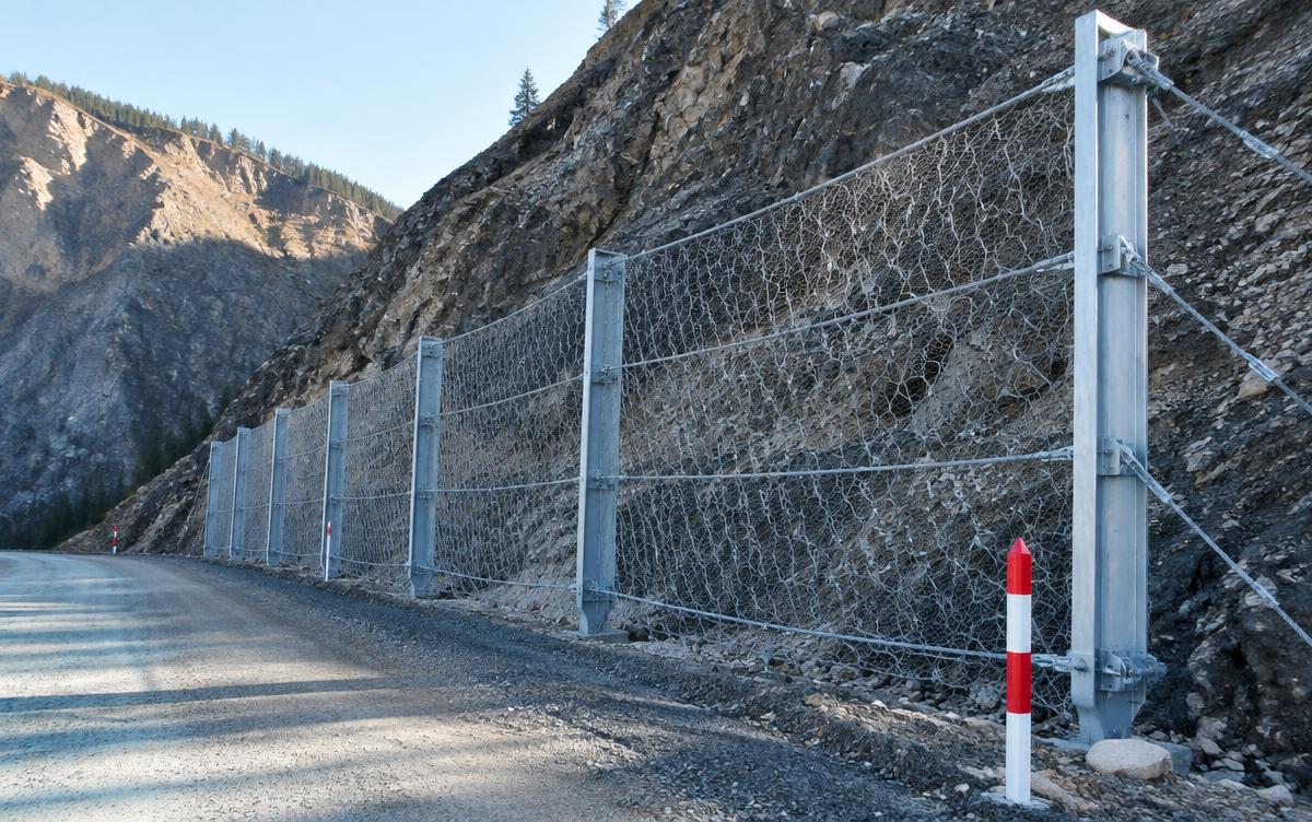Barrier catch fence